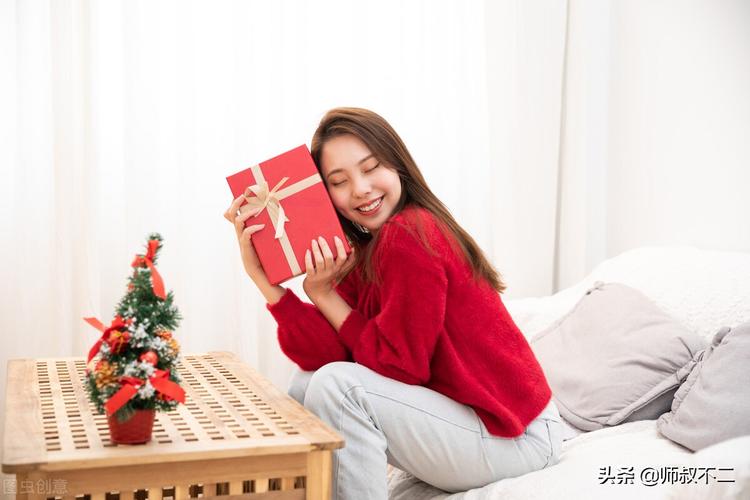 女孩子多久送礼物，认识女孩子多久可以送礼物