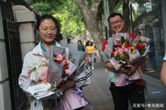 孩子刚考上大学送什么，孩子考上大学送什么花合适