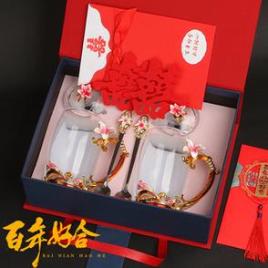 闺蜜定亲送什么礼物最合适，闺蜜定亲送什么礼物好